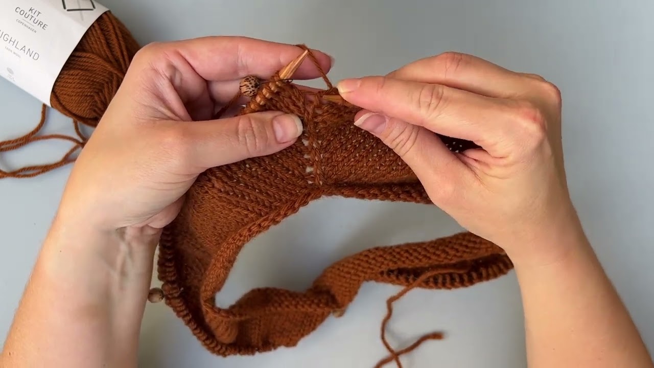 Løftet udtagning mod venstre / Kit Couture