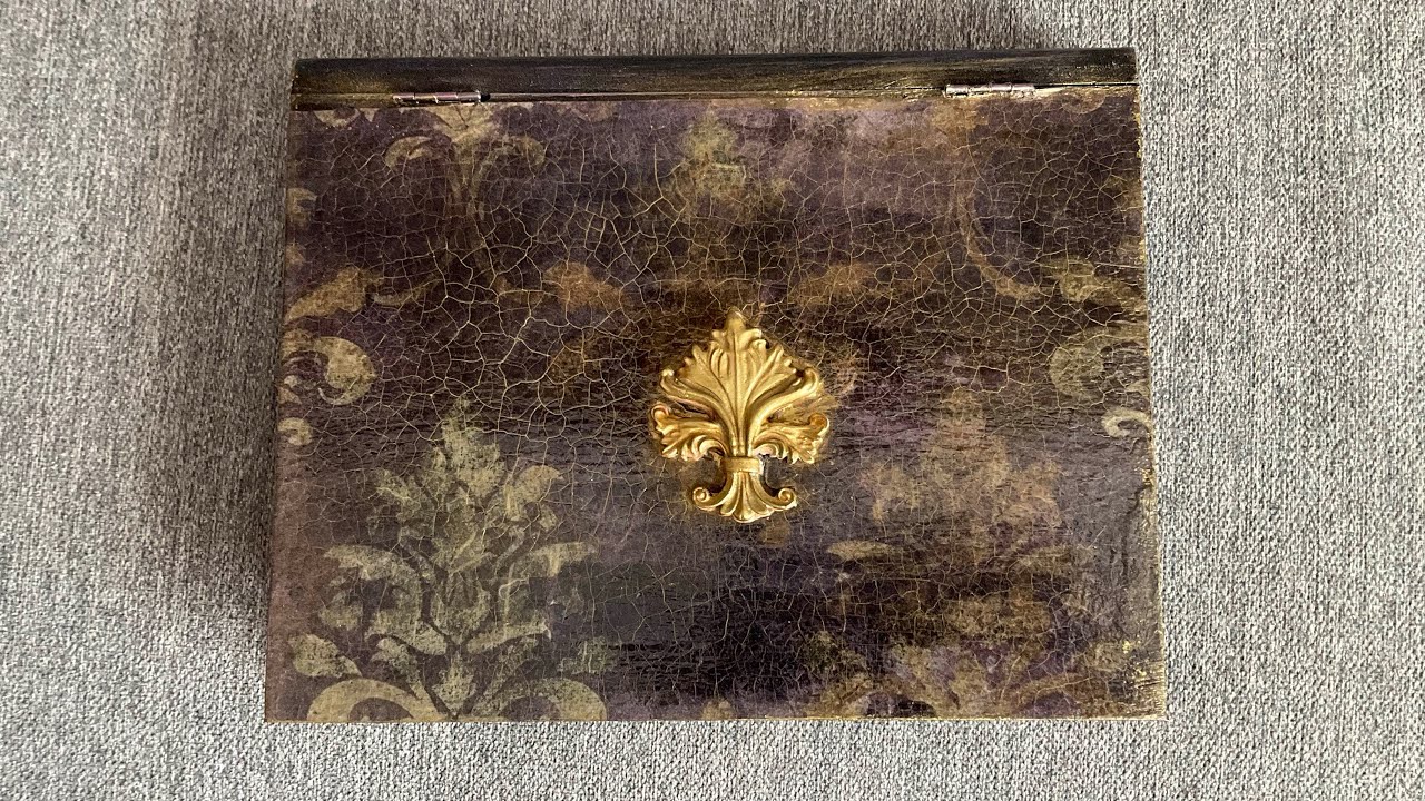 Fleur-De-Lis
