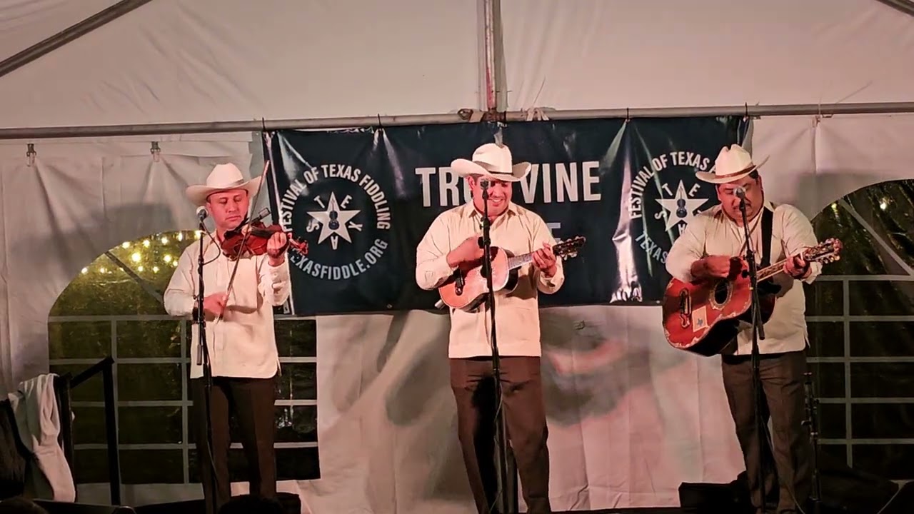 Trío Canto a Mi Tierra de Osíris Caballero. en vivo, Festival of Texas Fiddling, 2024