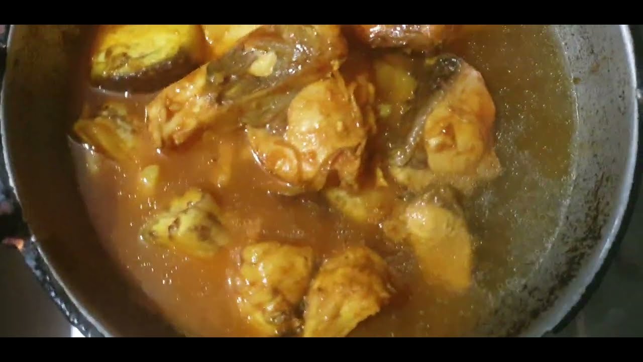 Kulsuma Apa's Kitchen:  boro mach recipe sohoj Upay viral vedio|| begun and aloo diya||😋