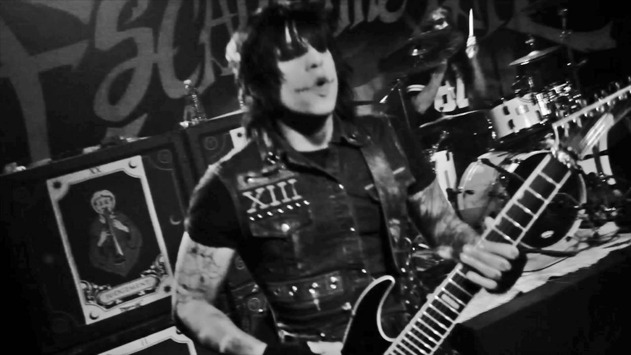 Escape The Fate - Les Enfants Terribles (The Terrible Children) Official Video