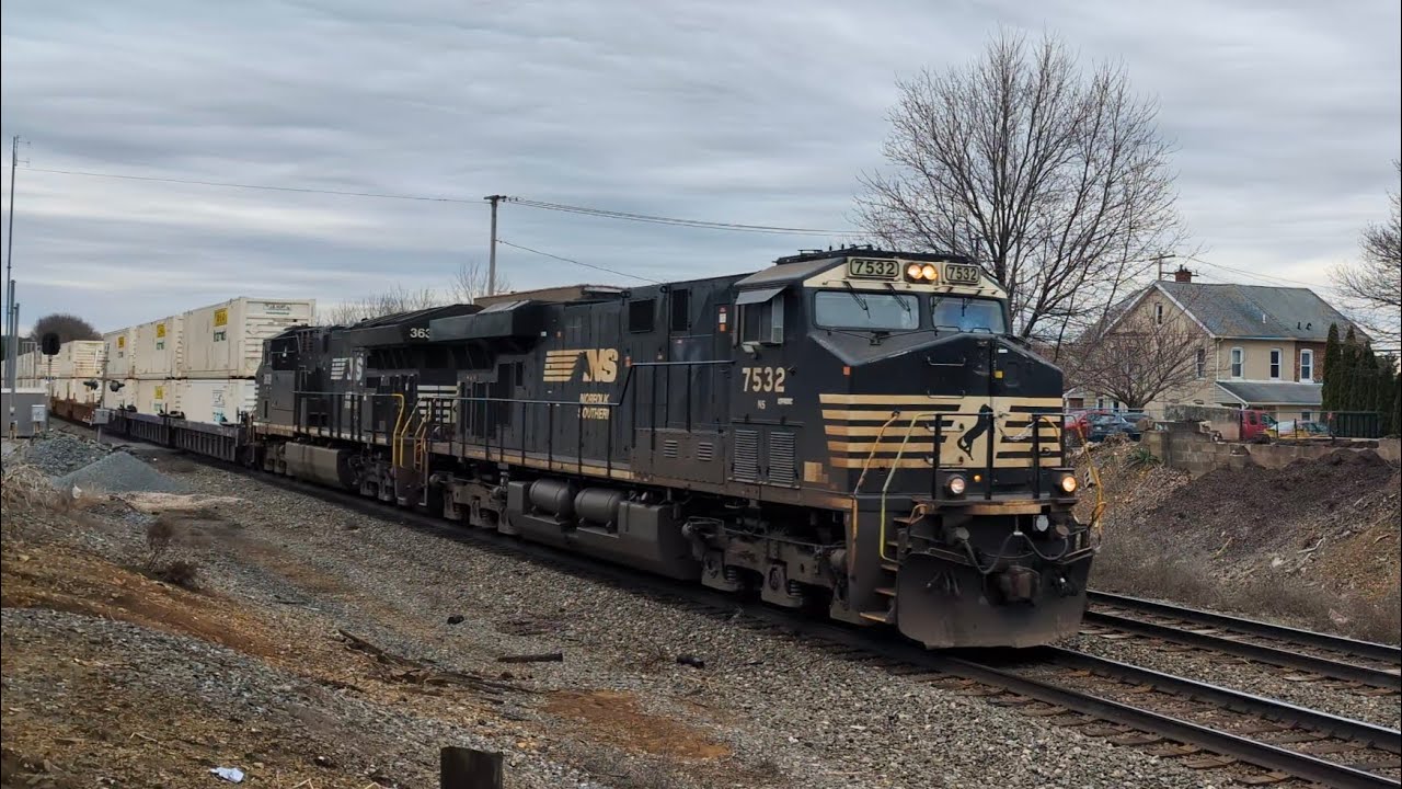 Windy Sunday Trains in Emmaus, PA - 3/15/26