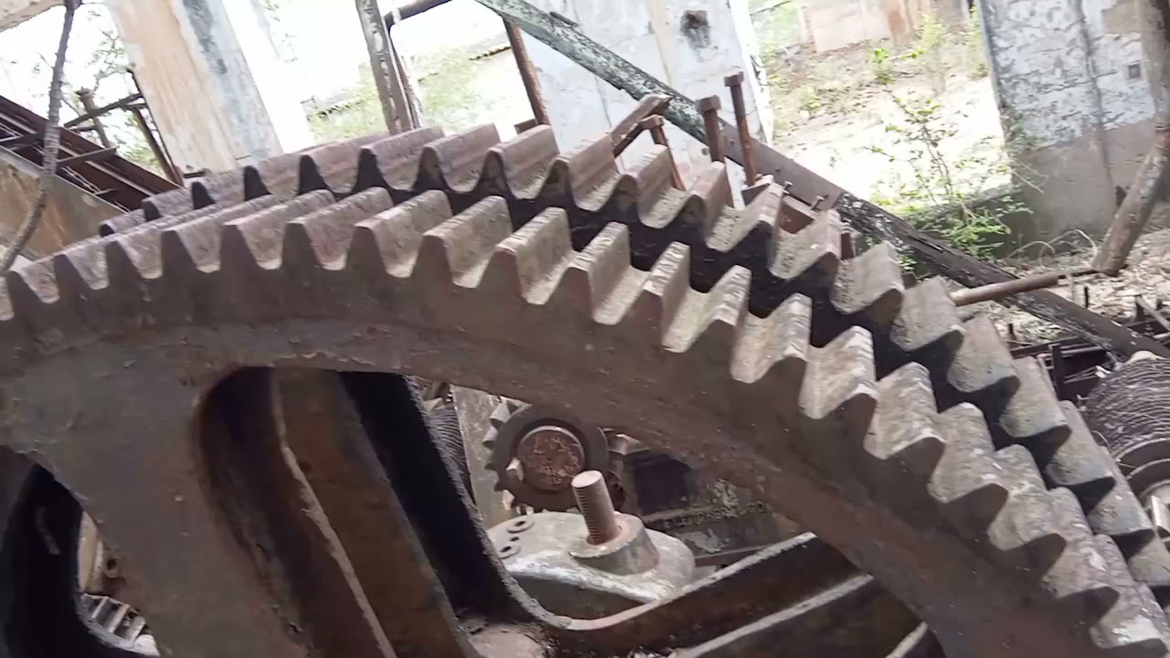 Visitando a Usina São Francisco abandonada.
