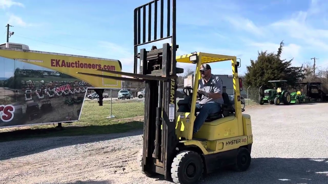 Lot 245 HYSTER 40 FORKLIFT LP