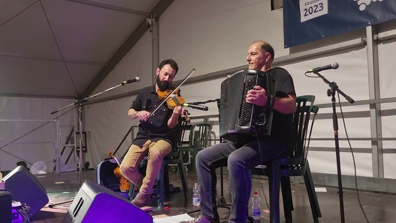 Duo Artense - Anem s'escodre /  Le printemps est venu / La bruna la rossela / Bourree a Jules Boyer