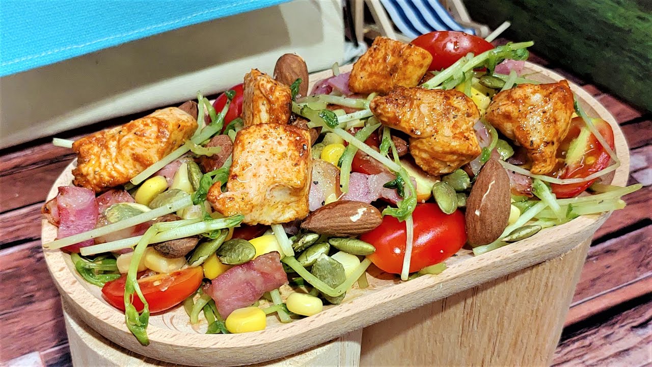 Warm Salad : Saut&eacute;ed Chicken Breast & Bacon | Recipe with Subtitle | Camping in a Little Forest