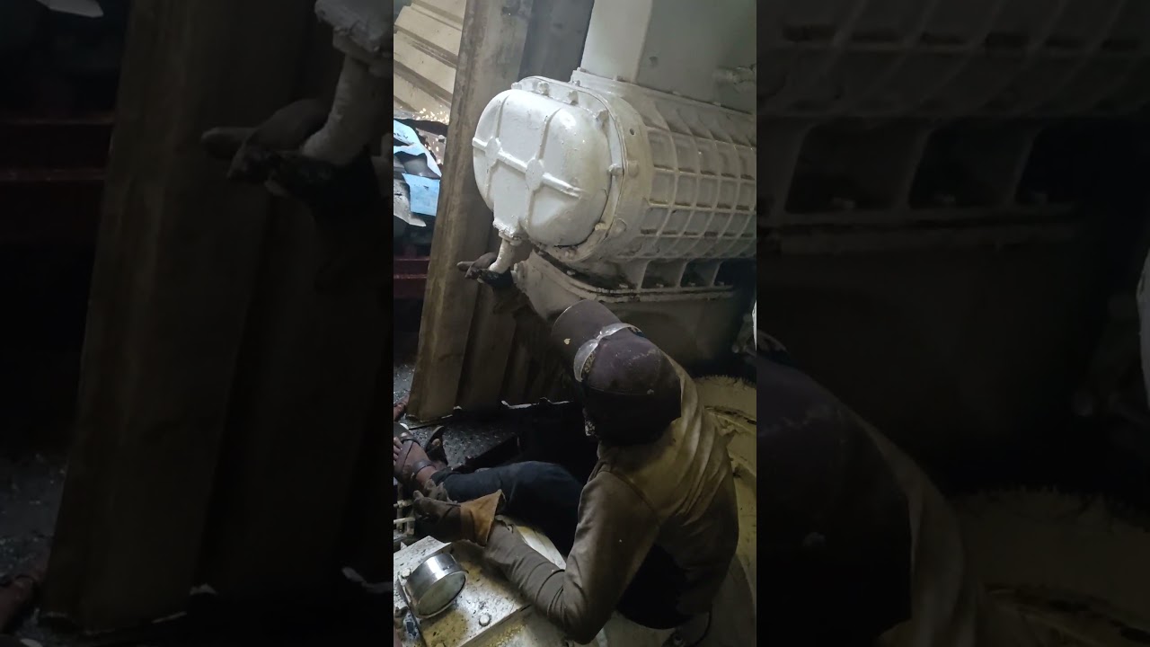 #shipping dek cutting engine room sefty all engine cover #gulf