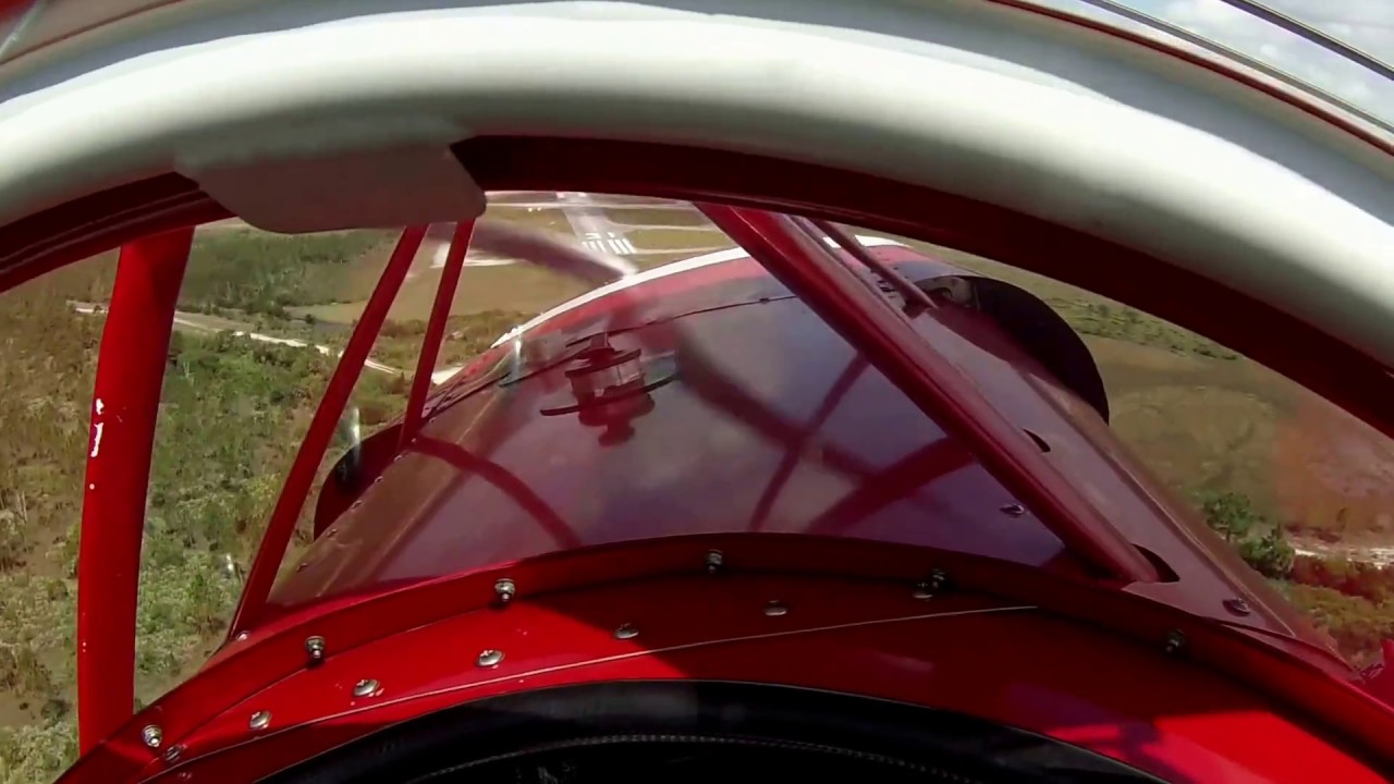 Pitts S2A aerobatics