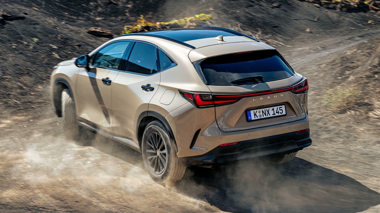 Новый Lexus NX 2025: Как гламурный кроссовер осмелел на внедорожье!
