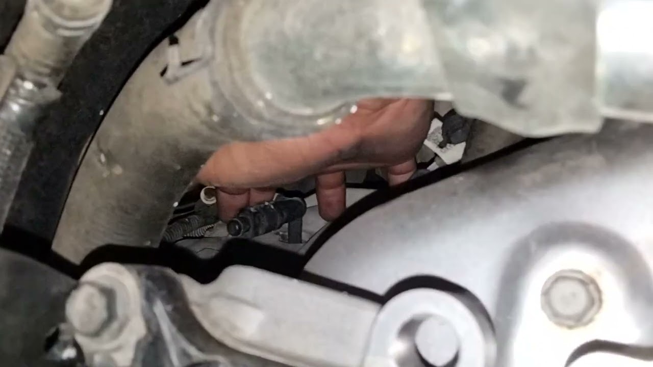 cara mengatasi susah masuk gigi pada mobil Wuling Confero