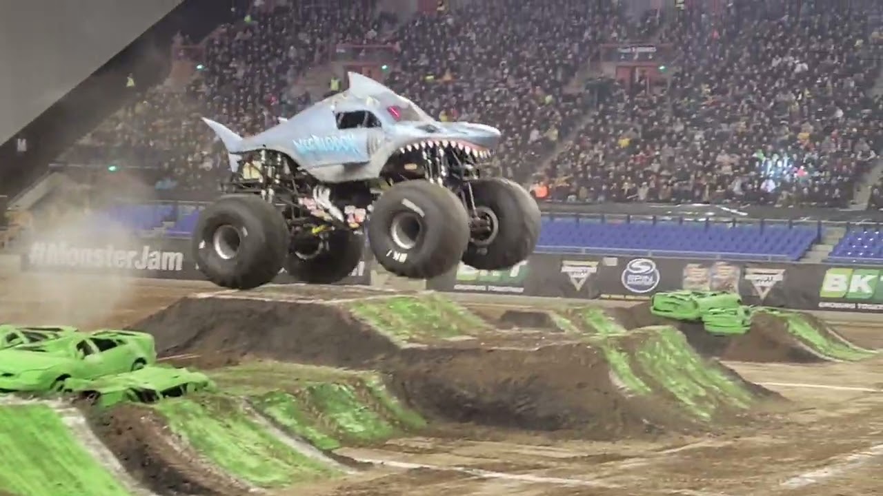 Monster Jam Gelredome 2022 Megalodon Freestyle full run