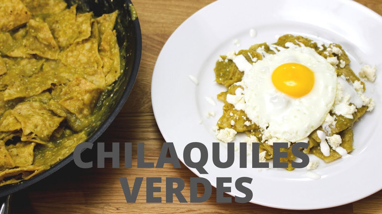 RECIPE: Chilaquiles Verdes | QUICK and EASY | COOKINGWITHELVEE