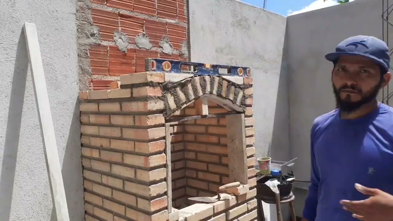 CHURRASQUEIRA DE TIJOLINHO MACIÇO, como fazer o arco.