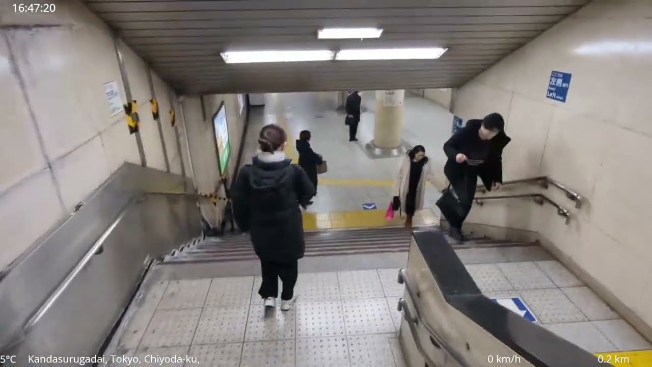 13.02 🗼 Япония 🇯🇵 - Он ходит и разговаривает и он в Токио и зовут его...
