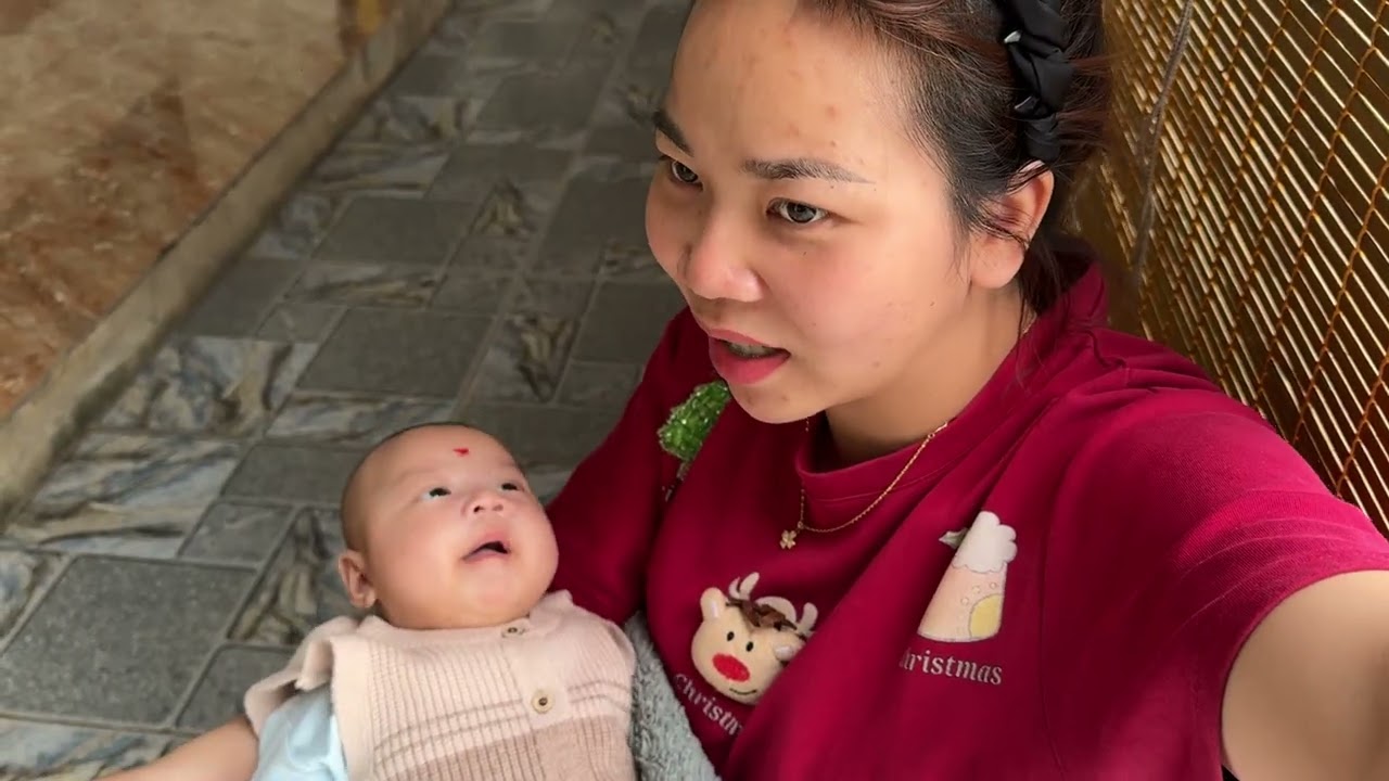 Hoài Trông Cháu Để Chị Sen Dọn Nhà Tết
