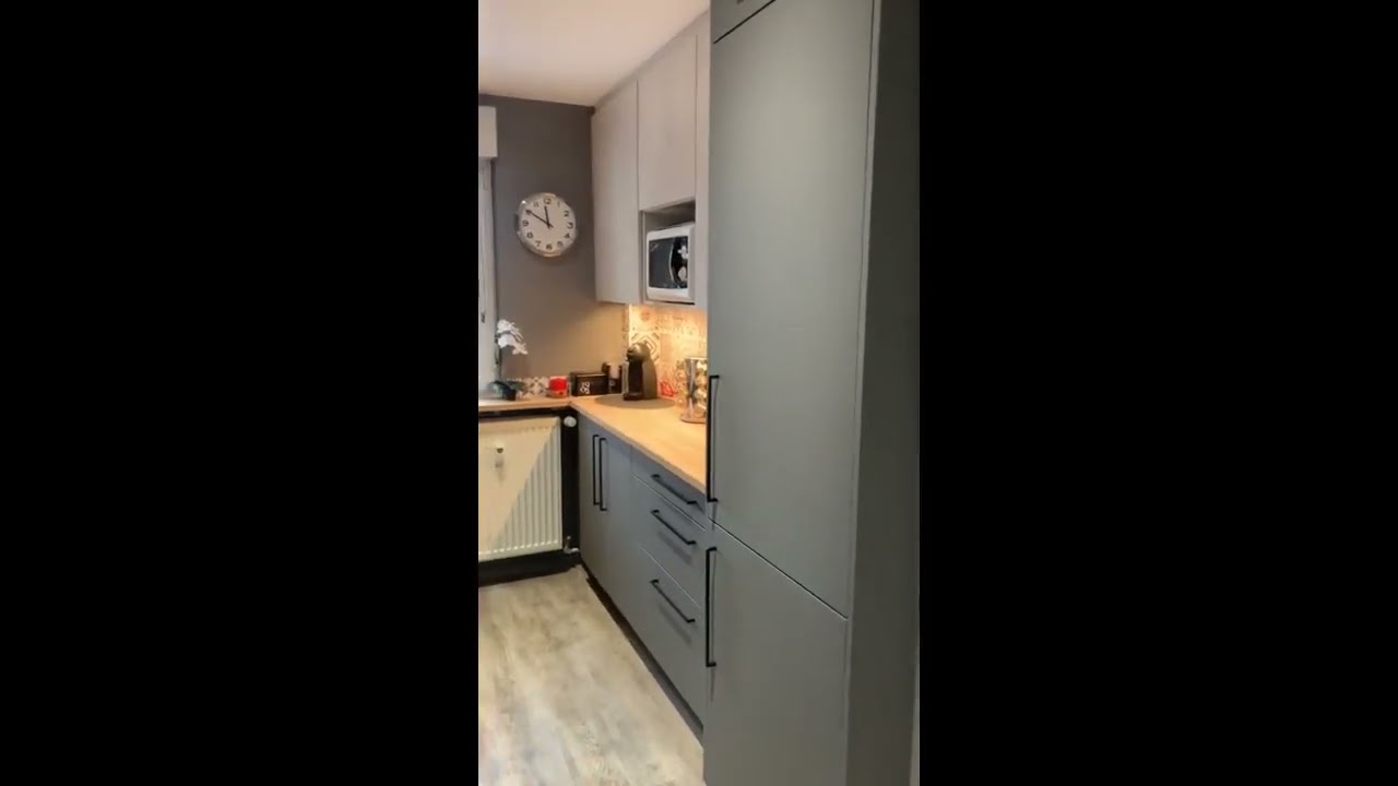 Cuisine contemporaine ouverte sur l'entr&eacute;e