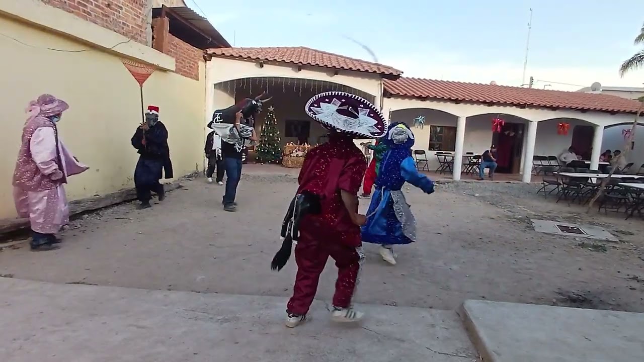 Torito los compas la primera de año aqui en la comunidad de trejo