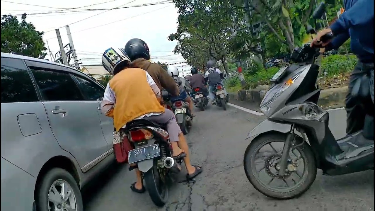 Lagi bersepeda di senen Exp 1  brica AE3x 