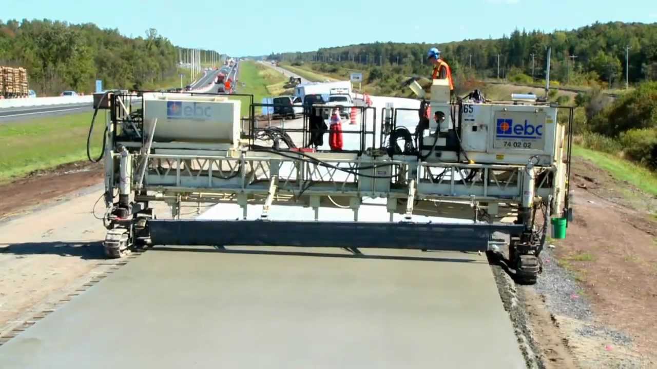 Le revêtement d'une partie de l'autoroute 20 sera en béton de ciment