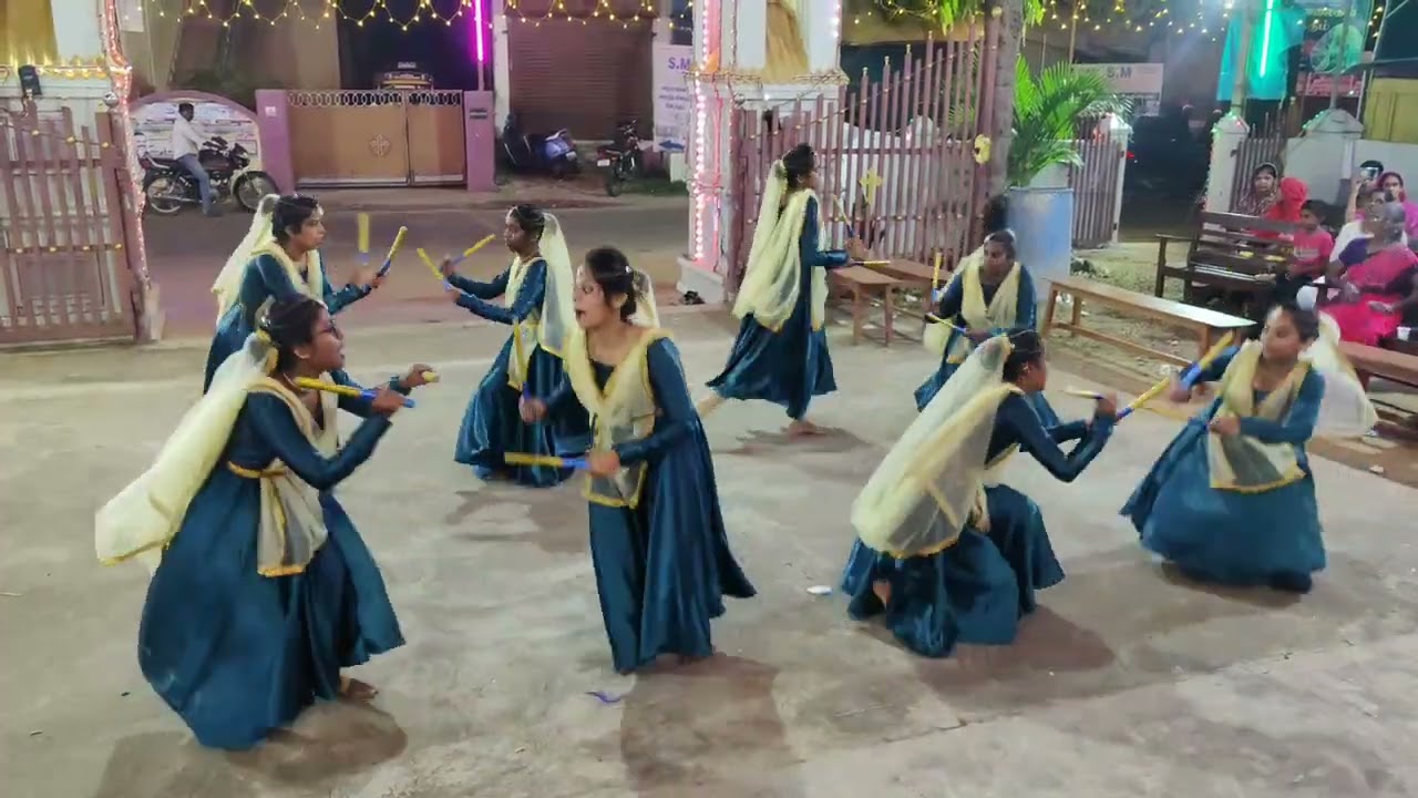 BEAUTIFUL CHRISTMAS KOLATTAM DANCE IN KANYAKUMARI | TAMIL CHRISTIAN DANCE | CHRISTMAS FOLK DANCE