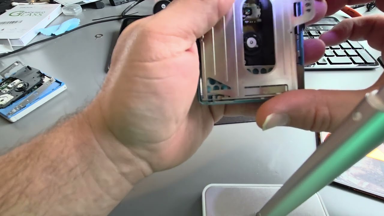 Sony MZ-E730 minidisc laser swap and corrosion repair