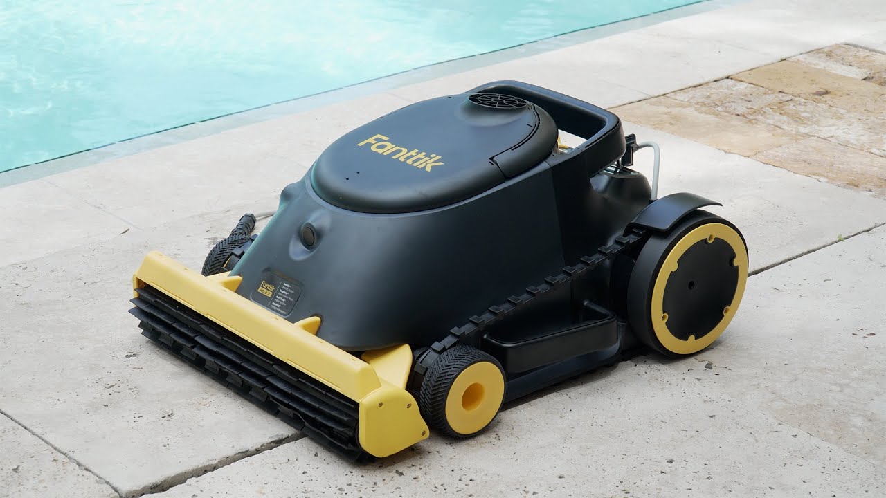 Fanttik Aero X The Best Pool Cleaning Robot Under $500