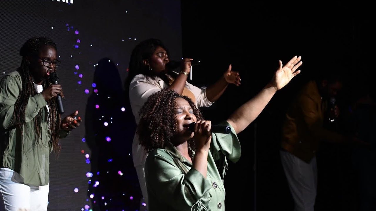 ESPRIT DE DIEU RÈGNE / YESHUA / LE CIEL EST TON TRÔNE | IGC DIJON- Christelle KENGNE 