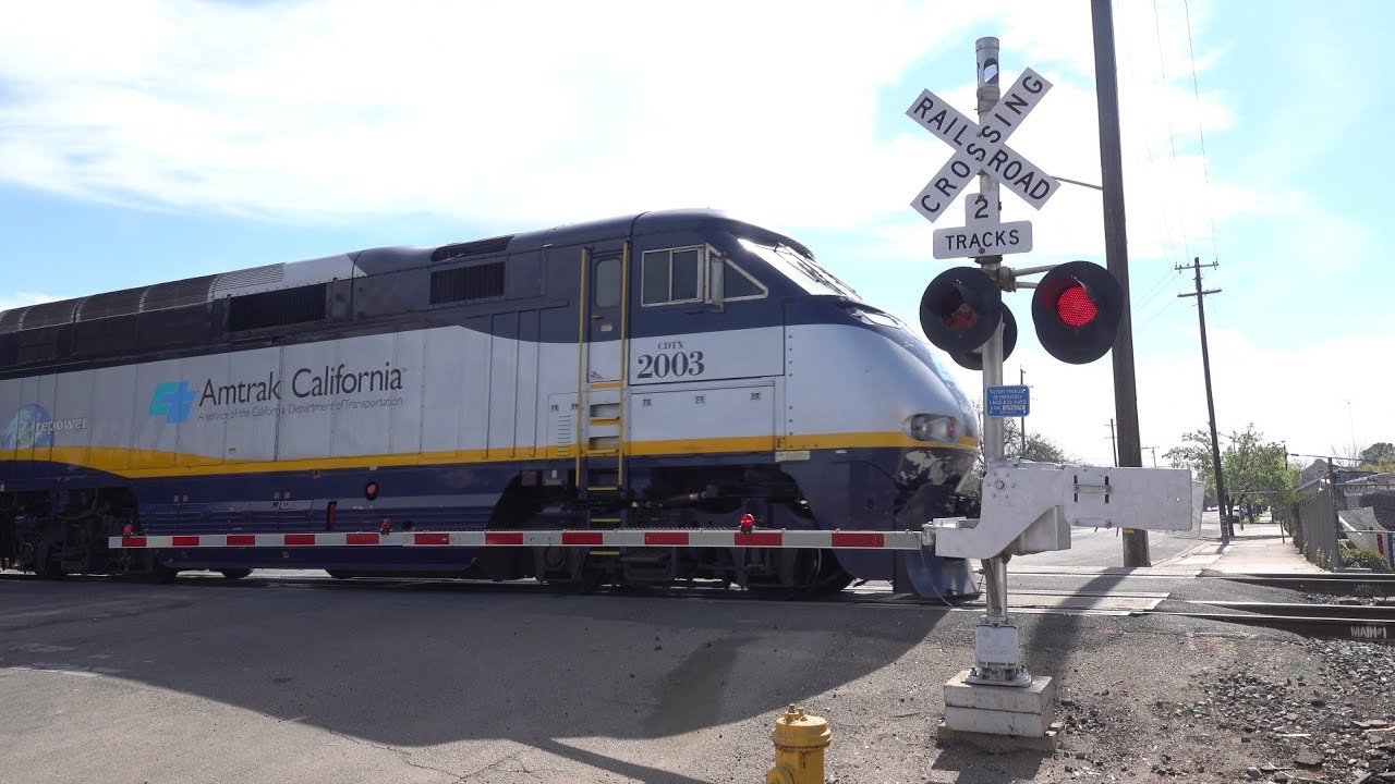 [New LED Light] Amtrak CDTX 8310 #712 San Joaquins East, S. Sutter St. Railroad Crossing Stockton CA
