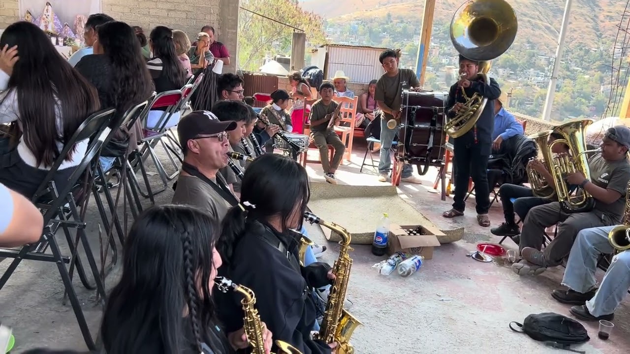 BANDA MUNICIPAL DE SANTO DOMINGO ALBARRADAS POPURRI.