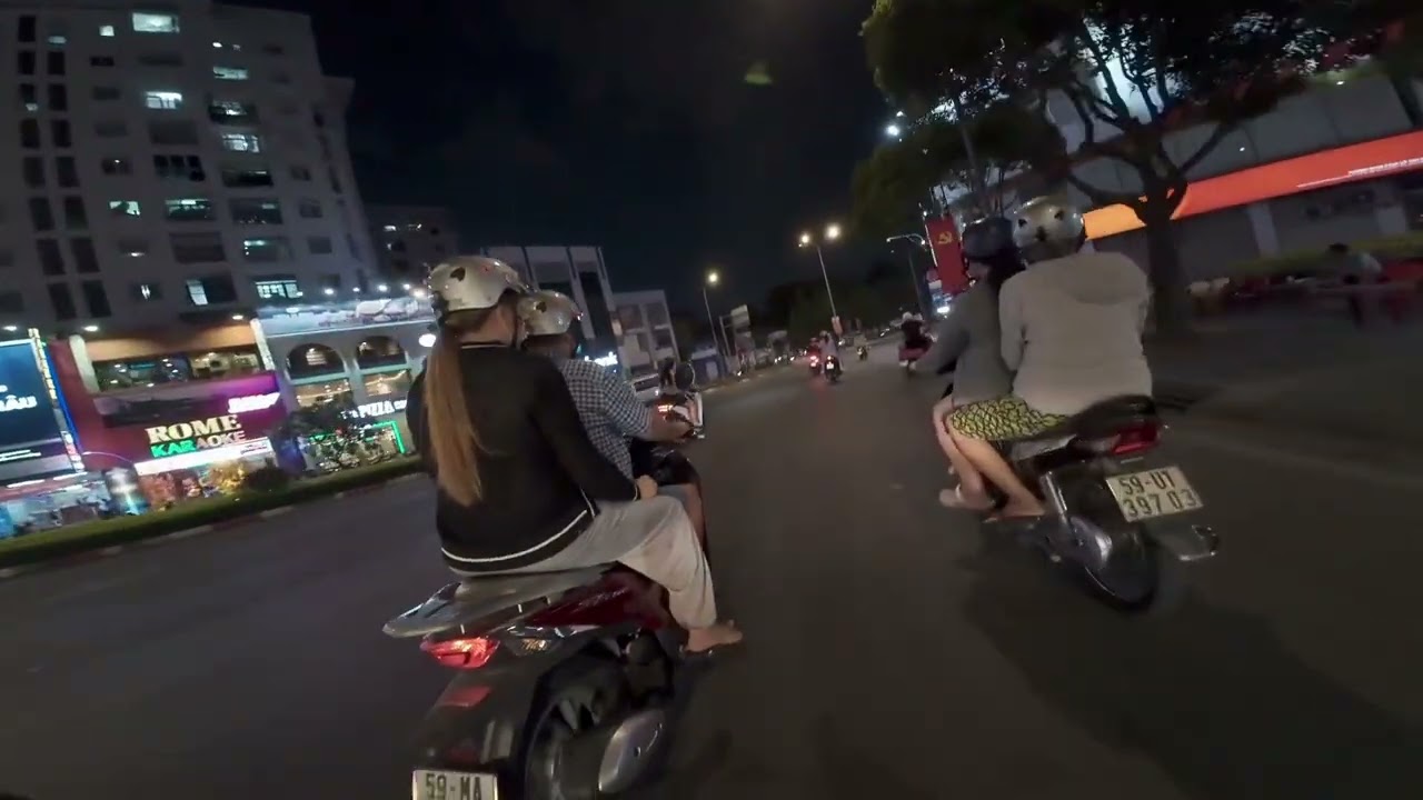 #Dạo 1 vòng tối cuối tuần qua Chợ Thiết Quận 11 (củ) #saigon 
