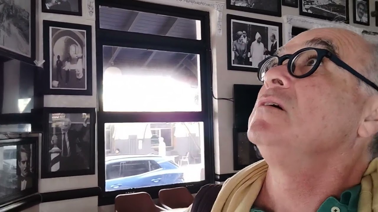 Café Hispano Marroquí en la Plaza de España en Larache