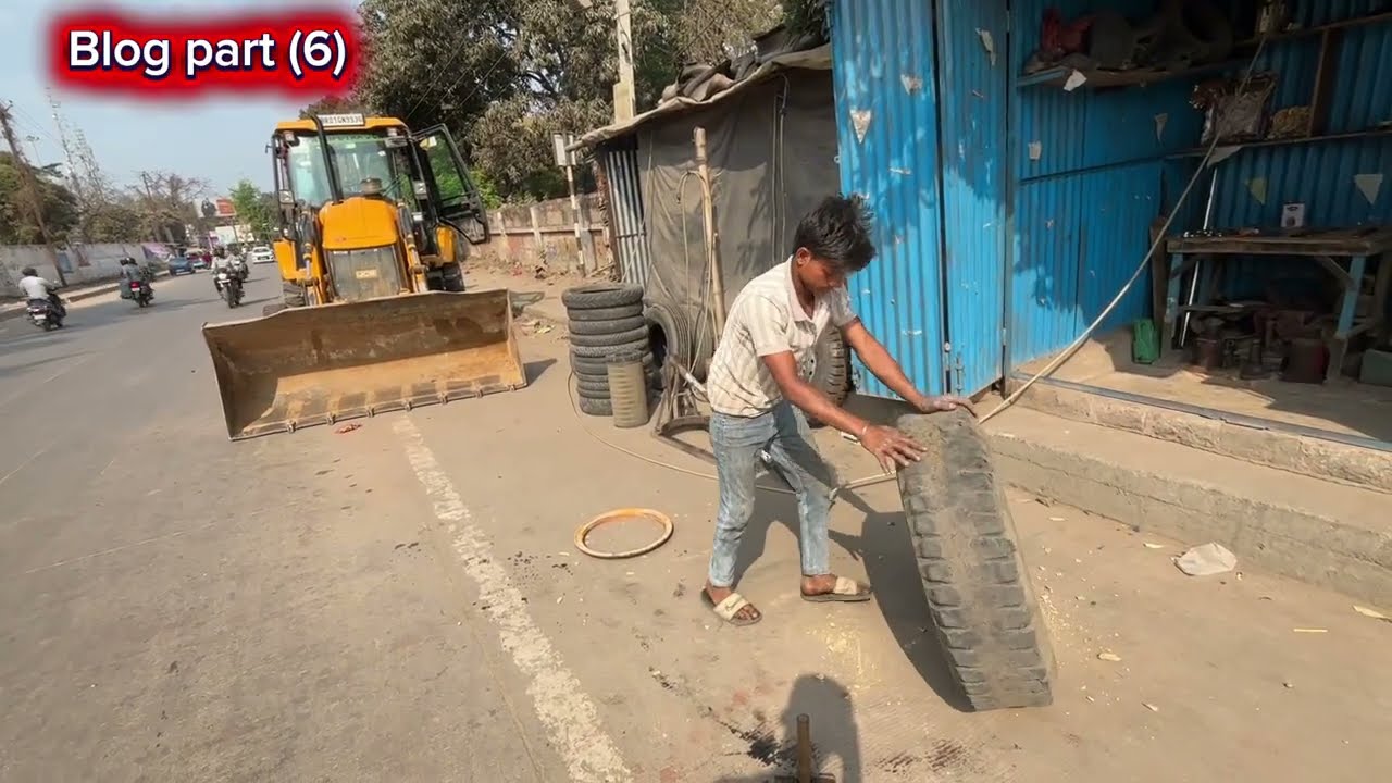 JCB tyre blast Ho Gaya🛞🚜🛞 #ytshorts #reels #jcb #trector #viral #xcavator 