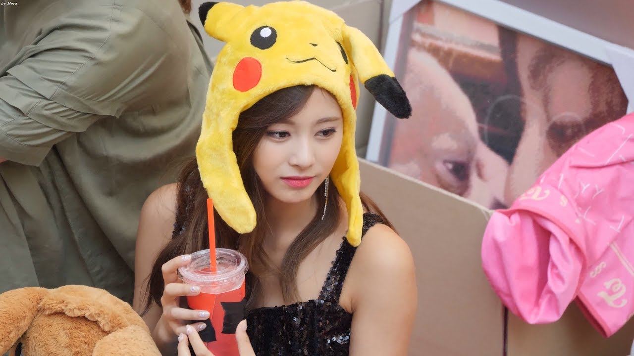 180722 트와이스 (TWICE) 폭염에 피카츄 털모자도 잘어울리는 [쯔위] Tzuyu 직캠 Fancam (트와이스팬사인회 하남스타필드) by Mera