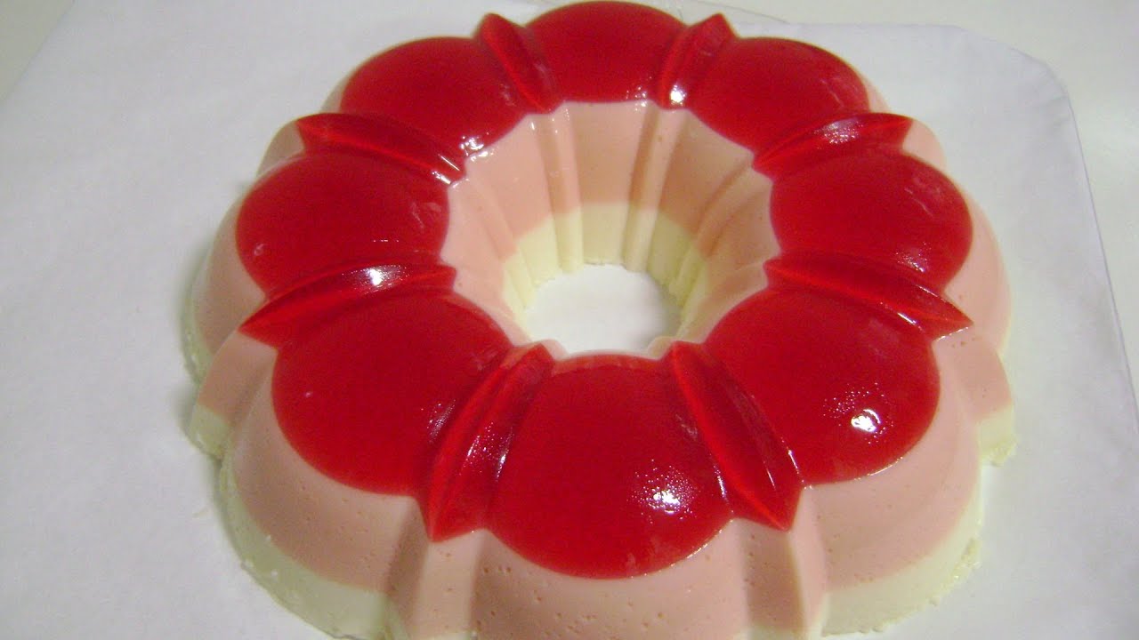 PUDIM DE GELATINA DE MORANGO