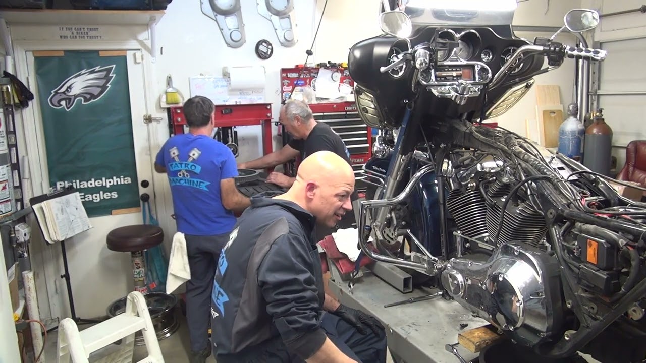 #106 2004 road turd topend trans rebuild rear belt change FLHT twincam touring harley tatro machine