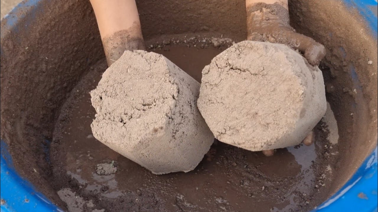 ASMR: Silky Soft Brown Dirt Crumbling in Water 💦💦 #asmrcommunity #satisfying