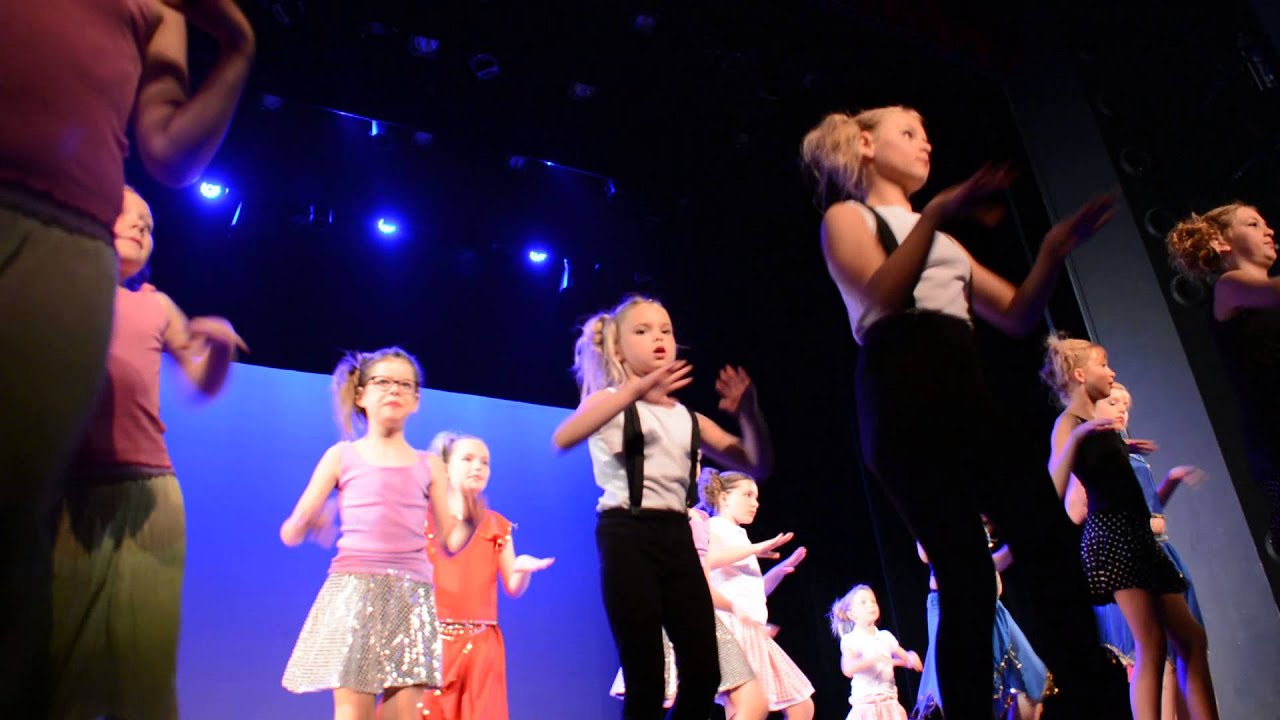 Les jeunes de la troupe STARDANCE Béthune - Papaoutai