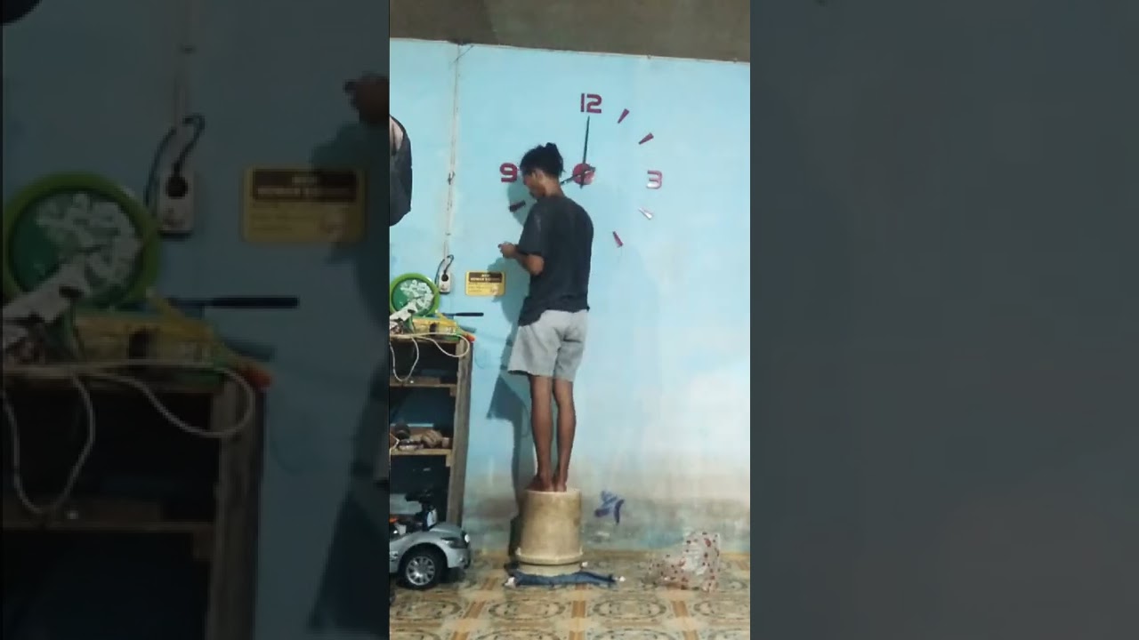Cara mudah pasang Jam dinding tempel 🥰🥰 #shorts
