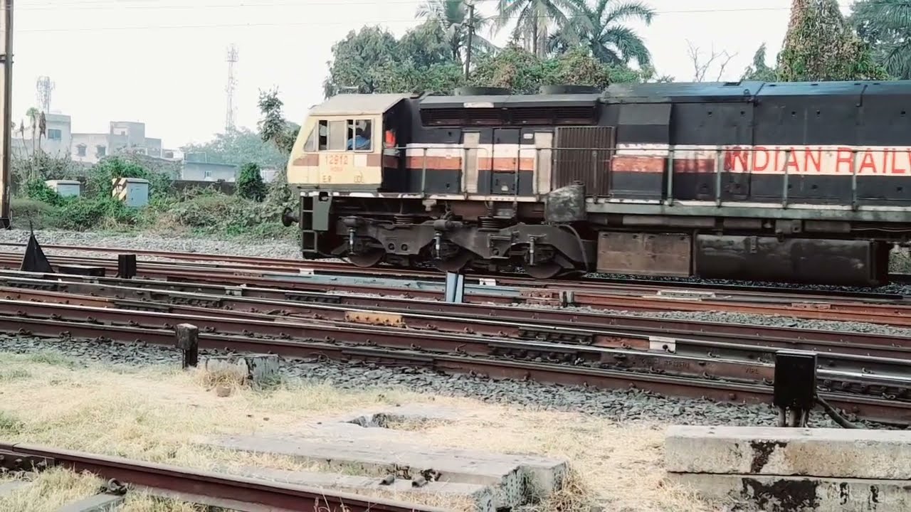  WDG4 old engine locomotive very powerful engine locomotive with train #railway 💞💞