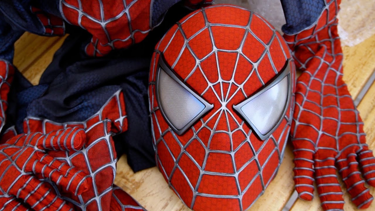 This Spider-Man Movie Suit Looks TOO Real! (Unboxing)