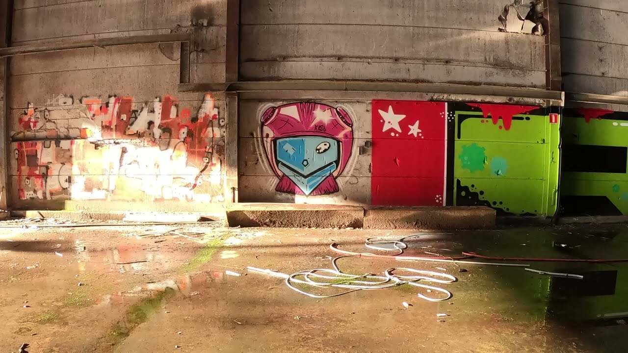 Painting in and exploration of huge abandoned factory in the Netherlands, Delft