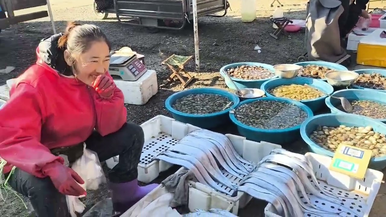 赶大集回来，和我大儿子的朋友喝酒，菜挺硬16个菜没少喝。