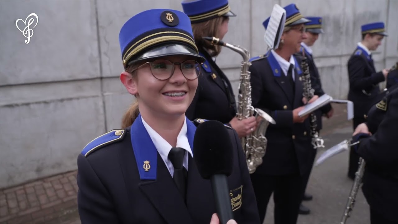 Blaosriek | Aflevering 9 | Meelopen in de processie