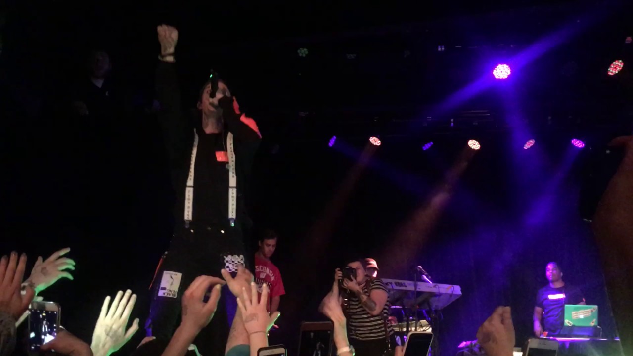 Blackbear - Dirty Laundry Live