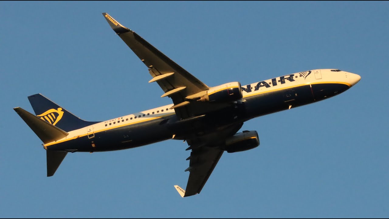 19/11/2025 | Rome Ciampino Airport | Landings and takeoffs planespotting |Canon EOS 90D+Canon 70-300