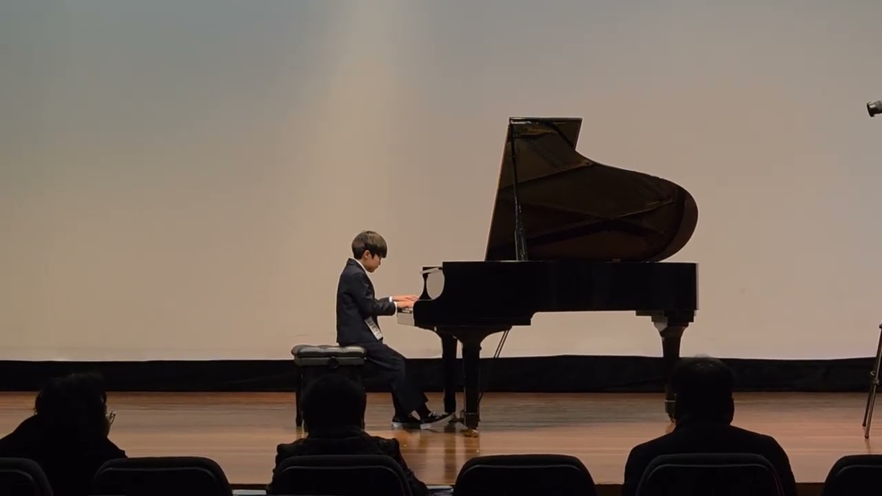 콩쿨 대회  가서 3등했습니다