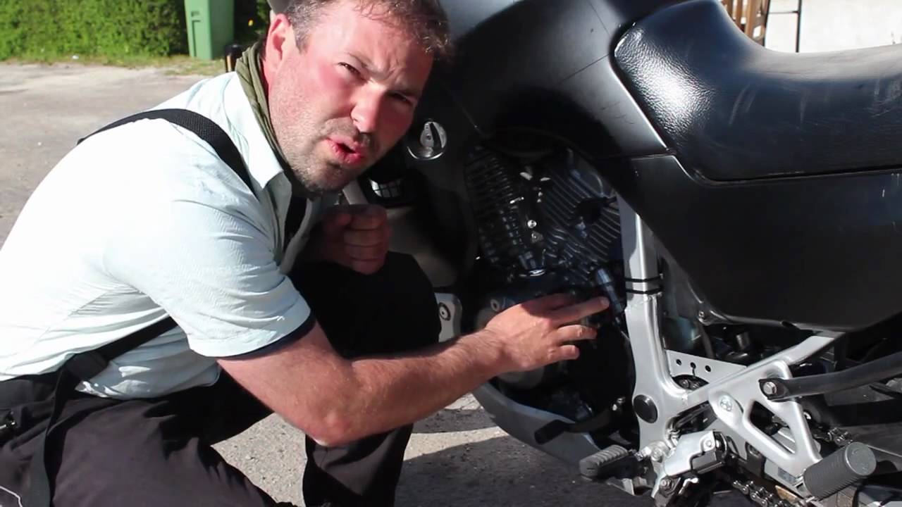 112 | Loobman Chain Oiler on Honda Transalp
