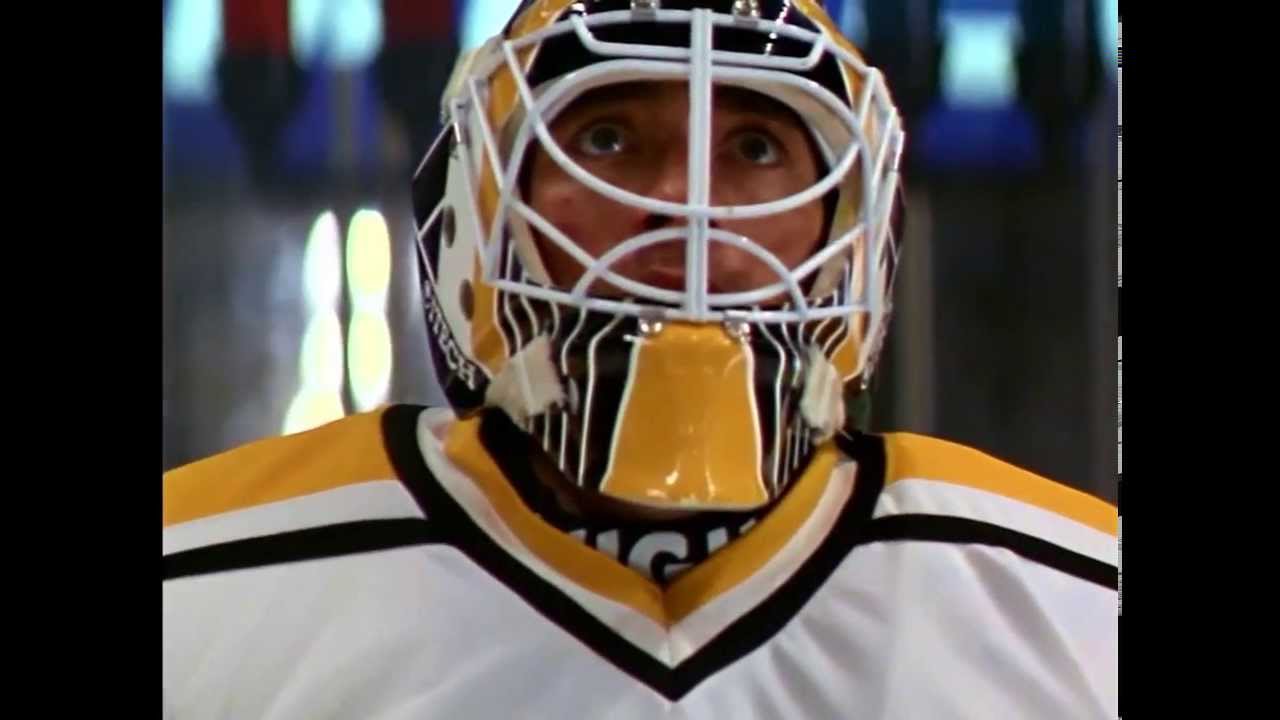 Sudden Death (1995)  - Darren McCord punches Christian Ruuttu