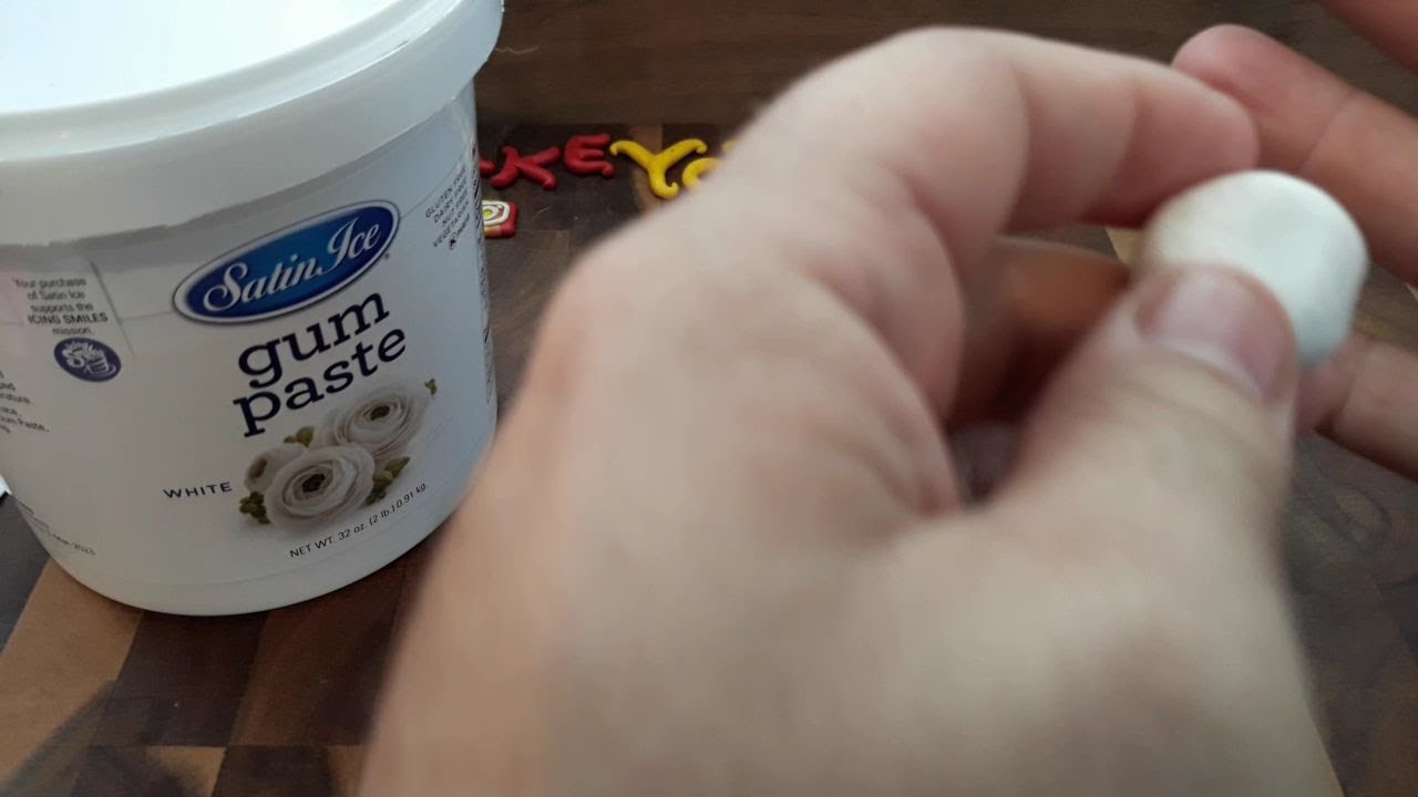 Satin Ice Gum Paste (White) - Product Review CLAY YOU CAN EAT?!