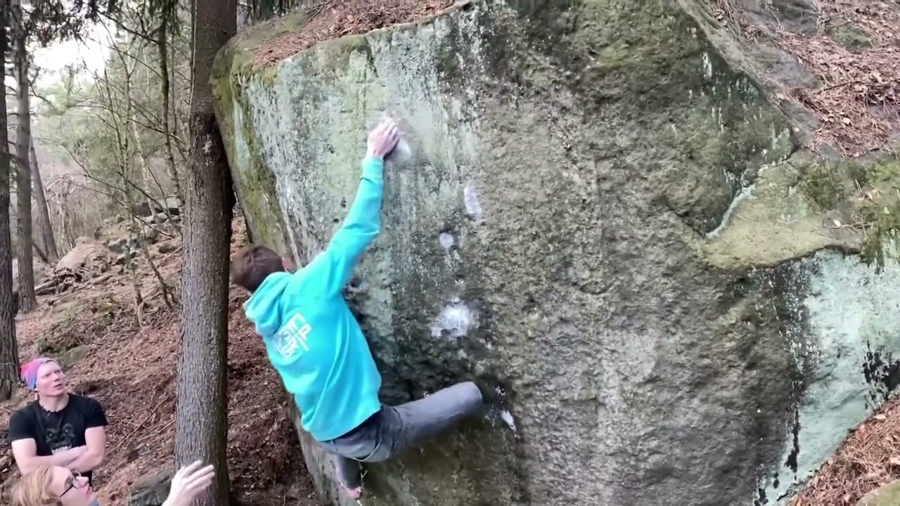 Malý Kotrmelec, 7A+. Modřín